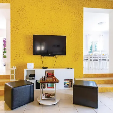 4 Bedroom Gorgeous In Blato (Korcula)