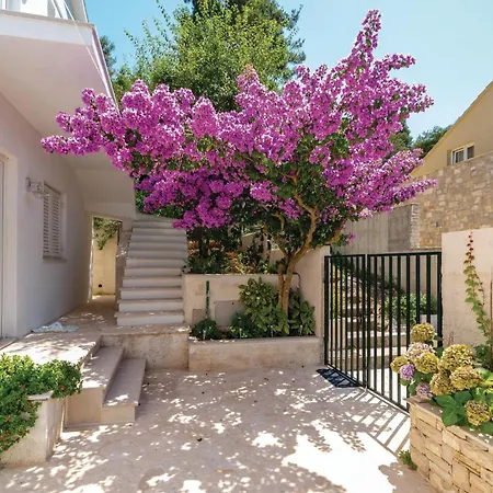 4 Bedroom Gorgeous In *